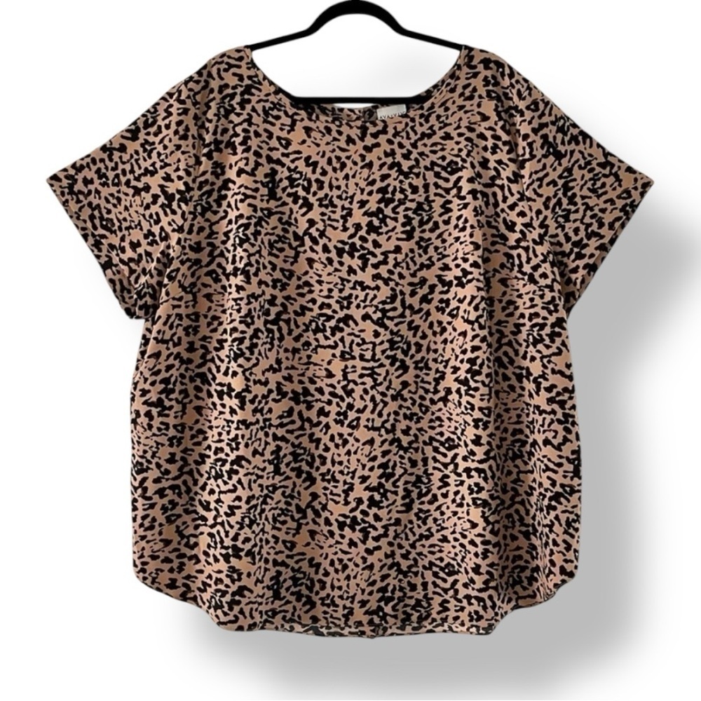 Ava & Viv Plus Size Cheetah Print Scoop Neck Blouse